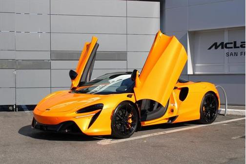 2025 McLaren Artura Performance