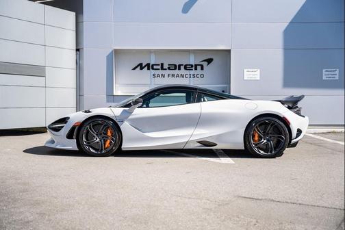 2024 McLaren 750S Coupe