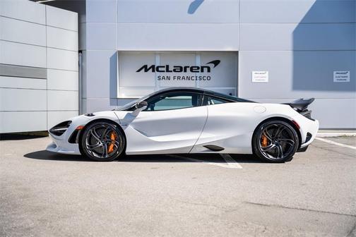 2024 McLaren 750S Coupe