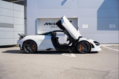 2024 McLaren 750S Coupe