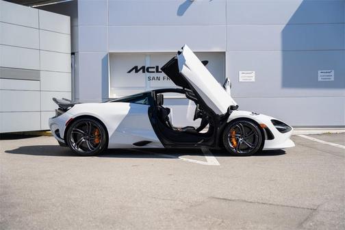 2024 McLaren 750S Coupe