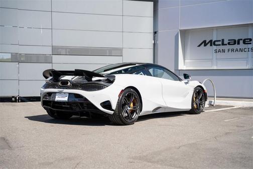 2024 McLaren 750S Coupe