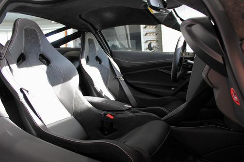 2025 McLaren 750S Coupe