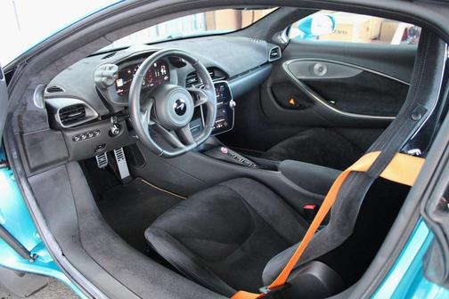 2023 McLaren Artura Performance