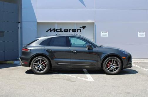 2022 Porsche Macan Base
