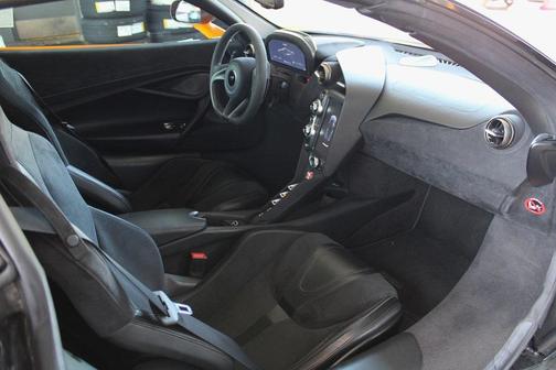 2020 McLaren 720S Base