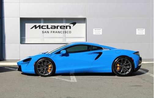 2023 McLaren Artura Performance