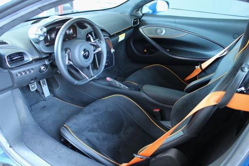 2023 McLaren Artura Performance