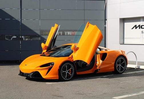 Orange 2026 McLaren Artura Performance