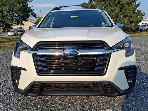 Crystal White Pearl 2023 Subaru Ascent Limited 7-Passenger