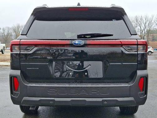 Crystal Black Pearl 2026 Subaru Outback Limited