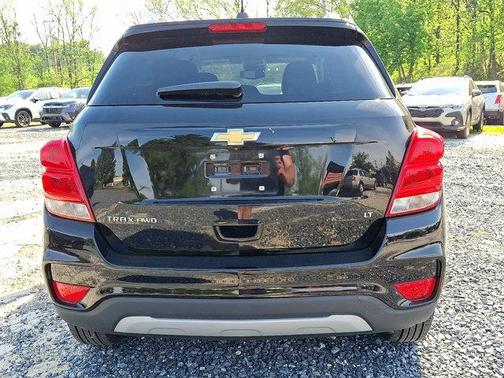 Mosaic Black Metallic 2019 Chevrolet Trax LT
