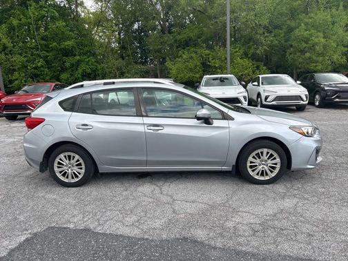 Ice Silver Metallic 2017 Subaru Impreza 2.0i Premium