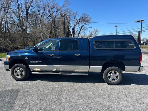 Patriot Blue Pearlcoat 2006 Dodge Ram 2500 SLT Mega Cab