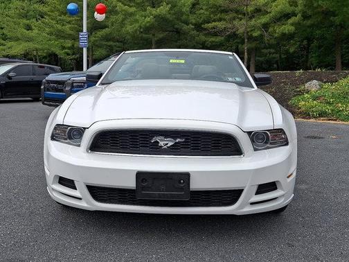 Oxford White Yz 2014 Ford Mustang V6 Premium