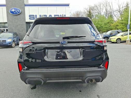 Crystal Black Pearl 2025 Subaru Forester Limited