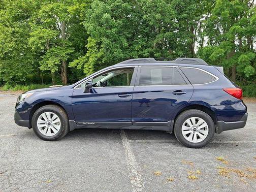 Dark Blue Pearl 2018 Subaru Outback 2.5i Premium