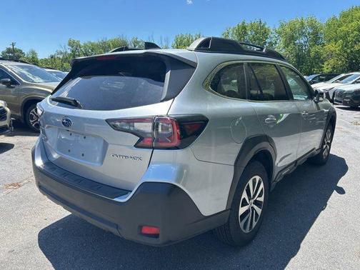 Ice Silver Metallic 2025 Subaru Outback Premium