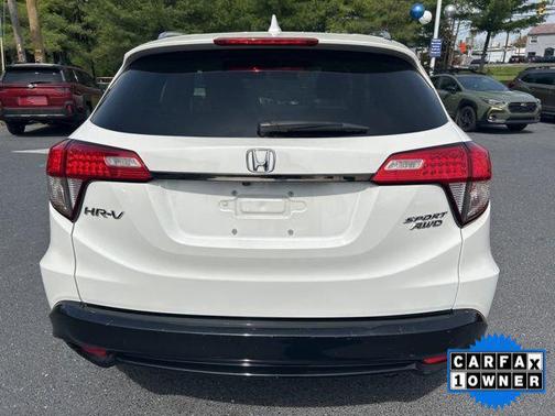 Platinum White Pearl 2022 Honda HR-V AWD Sport