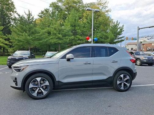 Vapour Grey Metallic 2025 Volvo XC40 B5 Plus Bright Theme