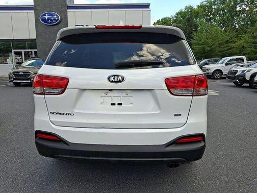 Snow White Pearl 2016 Kia Sorento LX