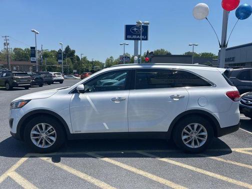 Snow White Pearl 2016 Kia Sorento LX