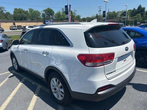 Snow White Pearl 2016 Kia Sorento LX