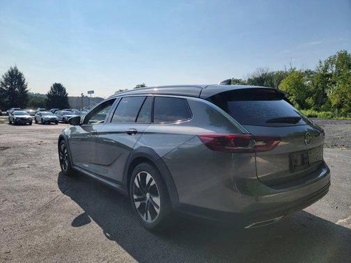 2019 Buick Regal TourX AWD Essence