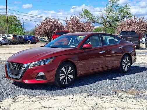 Scarlet Ember Tintcoat 2022 Nissan Altima 2.5 SV