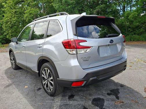 Ice Silver Metallic 2022 Subaru Forester Limited
