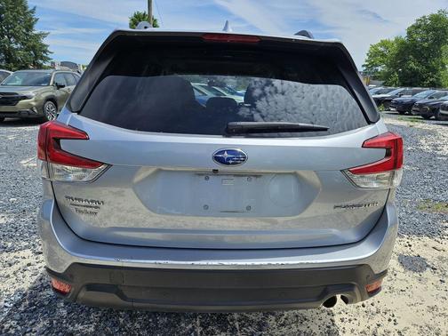Ice Silver Metallic 2022 Subaru Forester Limited