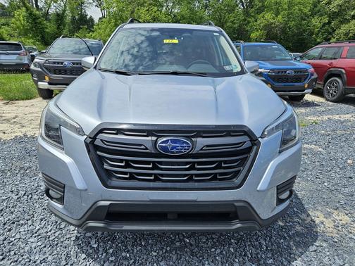 Ice Silver Metallic 2022 Subaru Forester Limited