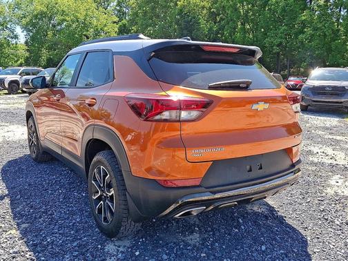 Vivid Orange Metallic 2022 Chevrolet Trailblazer ACTIV