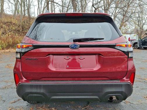 2025 Subaru Forester Base