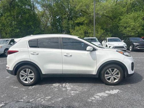 Clear White 2017 Kia Sportage LX