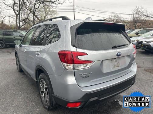 Ice Silver Metallic 2021 Subaru Forester Premium