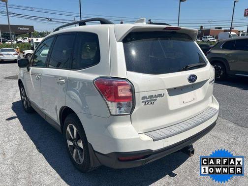 Crystal White Pearl 2017 Subaru Forester 2.5i Premium