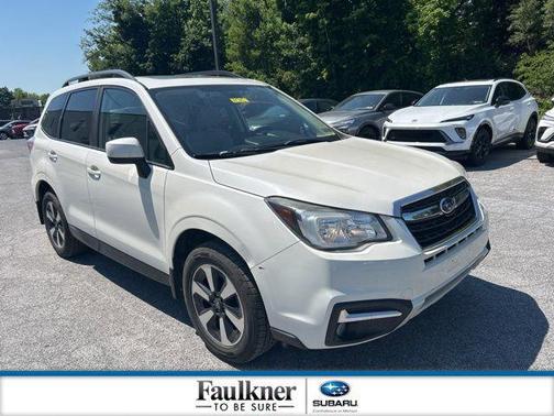 Crystal White Pearl 2017 Subaru Forester 2.5i Premium