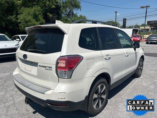 Crystal White Pearl 2017 Subaru Forester 2.5i Premium