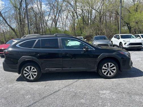 Crystal Black Silica 2025 Subaru Outback Premium