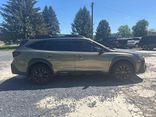 Autumn Green Metallic 2025 Subaru Outback Onyx Edition XT
