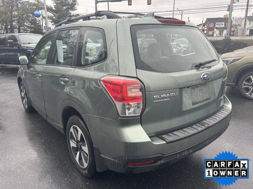 Jasmine Green Metallic 2018 Subaru Forester 2.5i