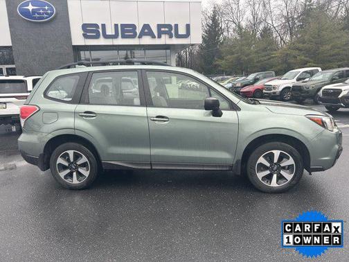 Jasmine Green Metallic 2018 Subaru Forester 2.5i