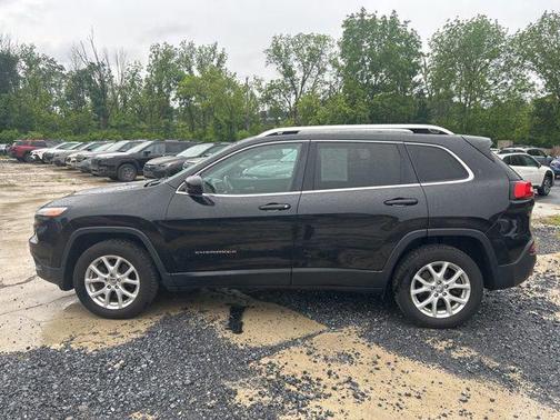 Brilliant Black Crystal Pearlcoat 2015 Jeep Cherokee Latitude