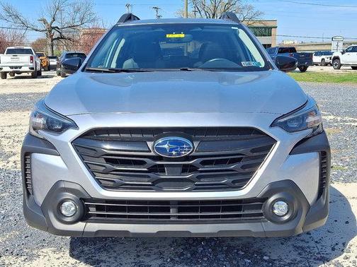 Ice Silver Metallic 2024 Subaru Outback Onyx Edition