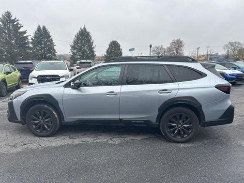 Ice Silver Metallic 2024 Subaru Outback Onyx Edition