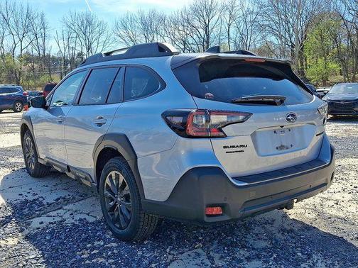 Ice Silver Metallic 2024 Subaru Outback Onyx Edition