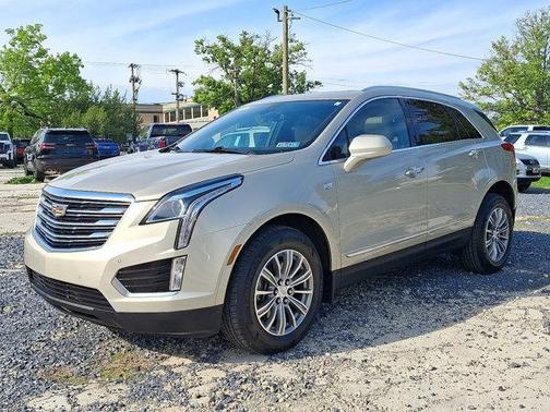 Silver Coast Metallic 2017 Cadillac XT5 Luxury