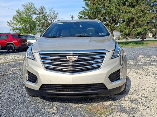 Silver Coast Metallic 2017 Cadillac XT5 Luxury