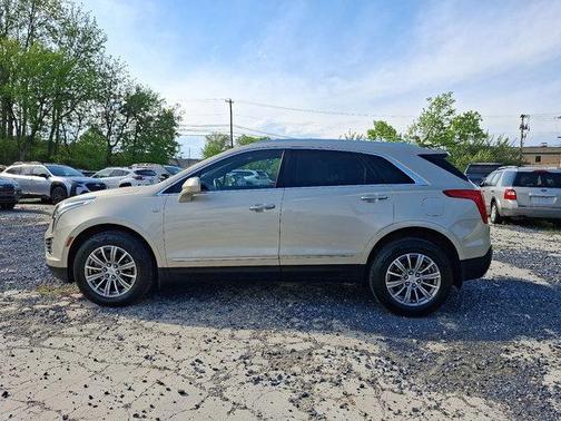 Silver Coast Metallic 2017 Cadillac XT5 Luxury